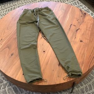 💚 MNML joggers size small Used like new
